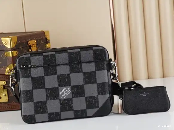 Cheap MESSENGER TRIO LOUIS VUITTON 0501
